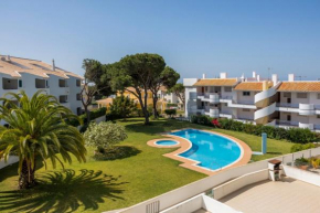 Modern Apartment with Pool & Garden - Close to Marina